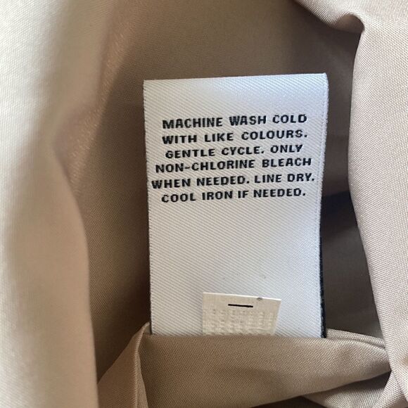 Neiman Marcus Target Robert
Rodriguez Black Lace Strapless Formal
Dress Size 2 - Picture 12 of 12